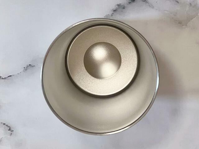 素材はステンレス銅。真空断熱構造なので飲みごろ温度をキープしてくれます！【Disney 100 CUP COFFEE TUMBLER BOOK DISNEY FRIENDS】