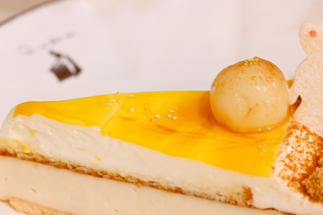 【キル フェ ボン「お月見タルト」】すすきを思わせるデコレーションにも注目