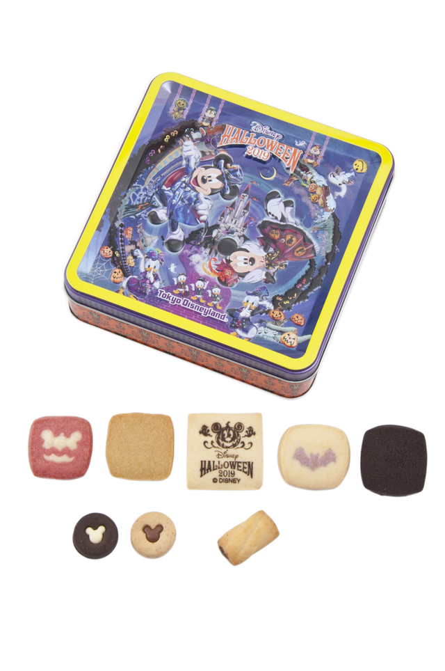 アソーテッド・クッキー 1,200円｜縦約17×横約17×高さ約5cm｜【内容量】151g [チョコインクッキー、りんご＆バタークッキー、バター＆紫いもクッキー、キャラメルクッキー、ブラックココアクッキー、チョコクリームサンドクッキー、 ホワイトクリームサンドクッキー、サブレ(プリント入り)]｜東京ディズニーリゾート「ディズニー・ハロウィーン」2019 スペシャルグッズ｜販売店舗：東京ディズニーランド「ワールドバザール・コンフェクショナリー」