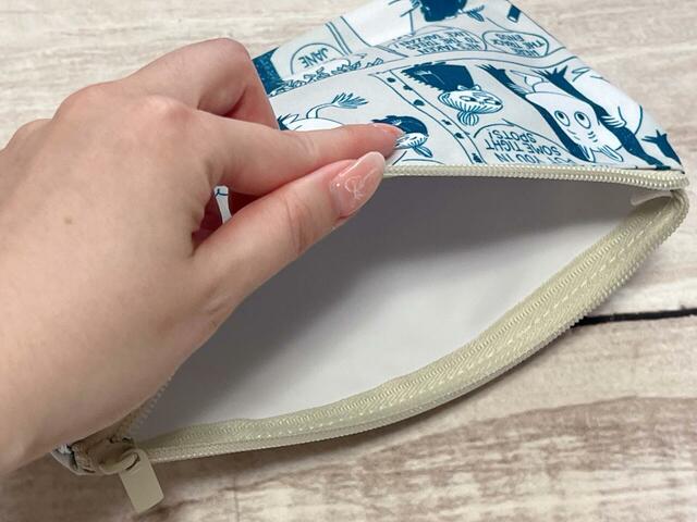 内側はPVC風の貼加工がされているため、汚れがつきにくくGood！