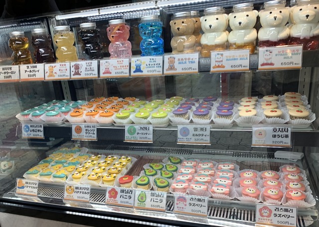 カラフルで可愛いマカロンが人気の〈ココマカロン〉