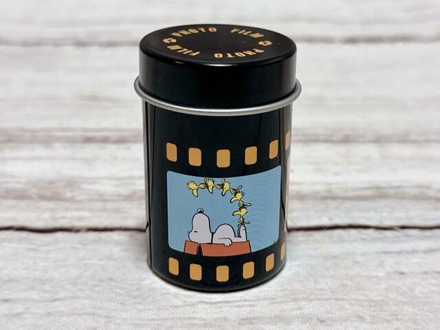 オレンジのフィルムデザインはスヌーピー＆ウッドストックが登場