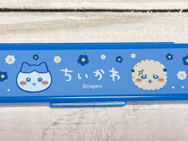 お花柄とちいかわたちのお顔を組み合わせたプリントデザインがとにかくキュート！『ちいかわ』×100円ショップ新作グッズ第8弾「ちいかわ ペンケース」