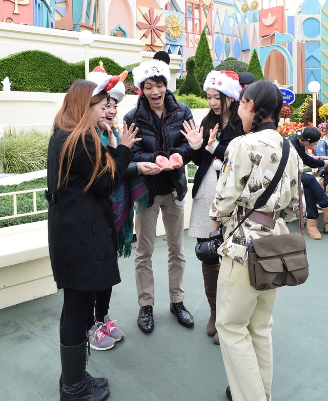 カメラマンが魔法の準備中。