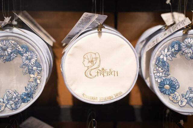 ポーチ 2,900円｜ユニバーサル・スタジオ・ジャパン「葬送のフリーレン」コラボグッズ