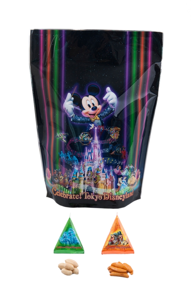 柿の種&ピーナッツ ¥700 ※内容量：柿の種 60g（標準14袋）、ピーナッツ 98g（標準14袋）｜東京ディズニーランド「Celebrate! Tokyo Disneyland」スペシャルグッズ（2018年）
