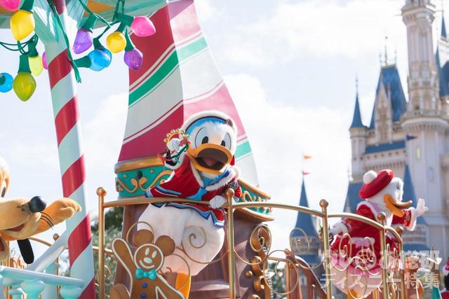 「ミッキー&フレンズのグリーティングパレード:ディズニー・クリスマス」|東京ディズニーランド