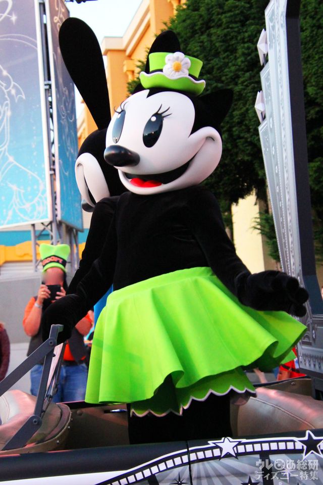 オルテンシアの世界初お披露目のショー「Oh My, Ortensia!」