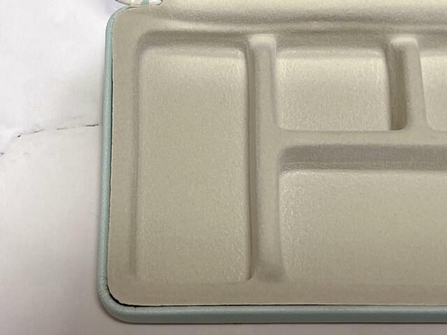 約縦5.5cm×横2.5cmの縦長のスペース