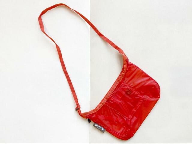 【mont-bell U.L.MONO ポーチ S】ストラップの長さは調節可能!家族で兼用もOK