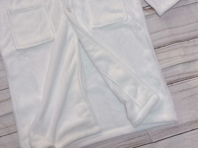 ボタンは裾までついていないため、足捌き良し◎