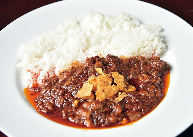 ブラウニー（末広町）　チリライス 750円　メキシコ料理のチリの味わい。カレー粉は使っていない。卵をのせれば850円。