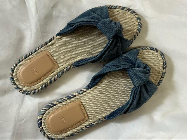 【H＆M ノットディテール エスパドリーユスライドサンダル】5時間くらい履いて歩いてみても靴擦れはしませんでした！