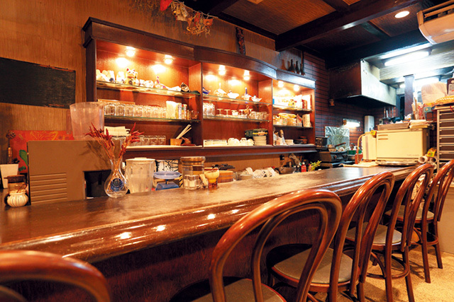 キャンティ（京都／烏丸御池）　内観　カフェ使いもOK。地元のオジサンたちの憩いの場でもある