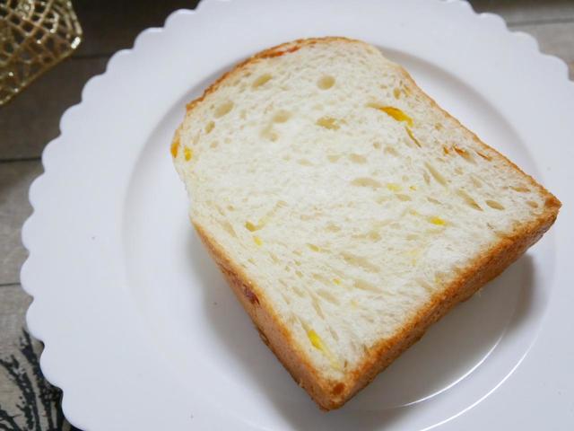 そのままでもトーストでもどちらでも美味しい　伊予柑ブレッド／171円（税込）