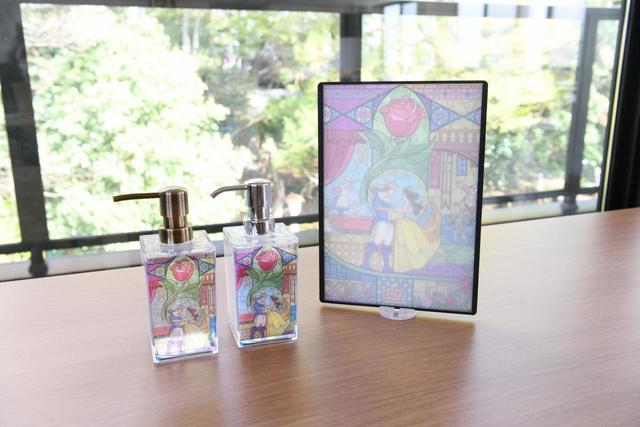 ディズニー ディスペンサー 各2750円 /まな板 1650円