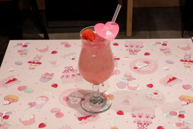 ホワイトピーチウォーター 1,090円｜mezzo piano 35th Anniversary Cafe