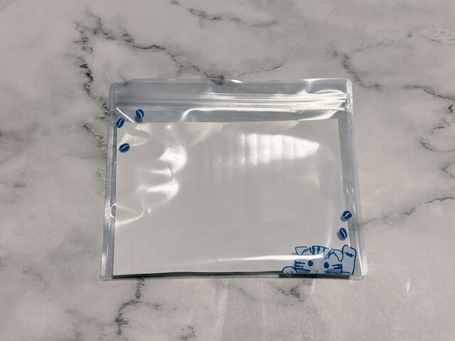 にゃんこデザインのジッパーバッグ