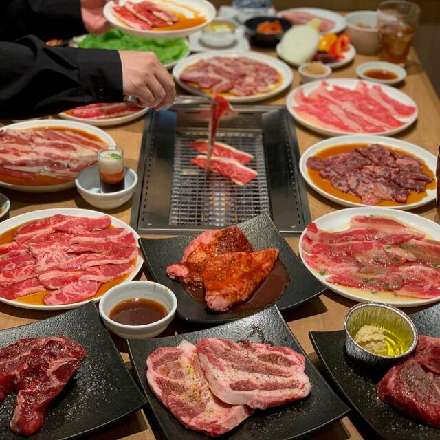 「厳選焼肉」＜期間：2025年9月16日～11月9日＞【厳選されたお肉や18種類の自家製ジェラートが食べ放題！プレミアムカルビ全店で「焼肉食べ放題コース」が過去最大級の割引率に！】