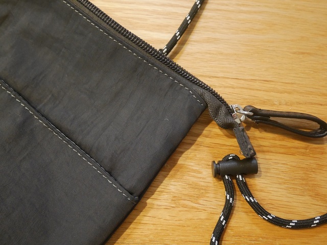 【ベルメゾン／モッテミー　荷物持ちリュック】付属のサコッシュもリュックと同様に撥水加工されているのが嬉しい♪