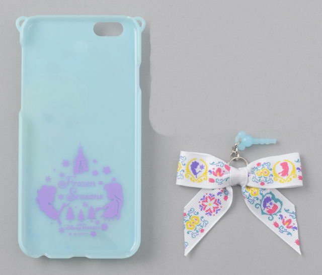 アナとエルサの新グッズ「Frozen Seasons」スマートフォンケース ¥2,900 iPhone6対応、イヤホンジャック付き（ケース：縦約14×横約7cm）©Disney