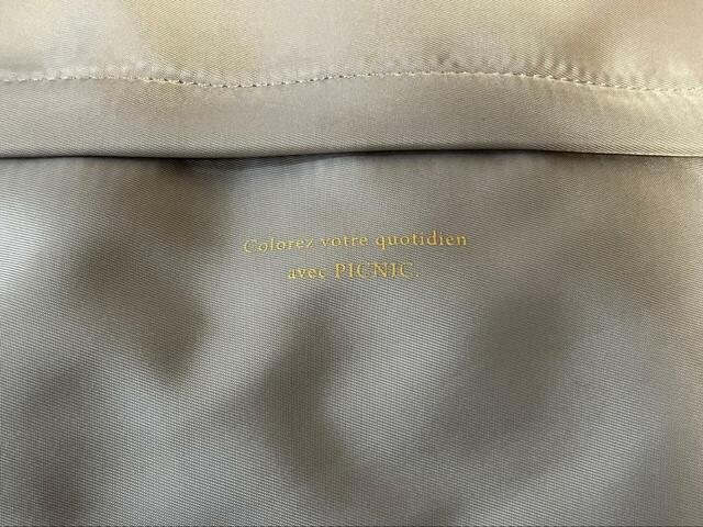 【ROPE’ PICNIC リサイクルポリエステルツイルリュック】カラー展開はブラック、チャコール、ベージュ、ベージュ系、ブルー系の5色。写真のベージュ系のほうがベージュのより色味が濃いようです