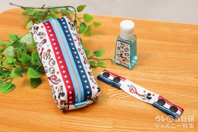 ポーチ、ハンドジェル、マスクベルト 2500円｜チームディズニーのデザイン
