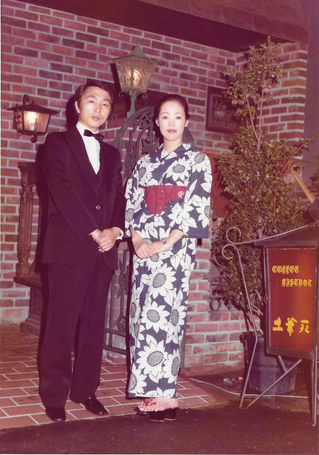 オーナーの玉置洋子と創業時の土筆苑