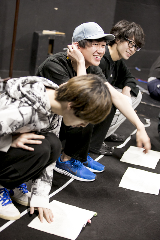 アリスインデッドリースクール 少年・稽古風景（撮影・フクシアヤミ）