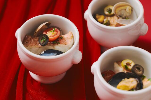 「ビュッフェメニュー」<期間:2025年11月27日〜2026年1月12日/2025年12月19日~12月25日>【【京都】クリスマスを彩る「国産牛のローストビーフ」や「ローストチキン」も好きなだけ!ディナービュッフェで特別な夜を満喫♪】