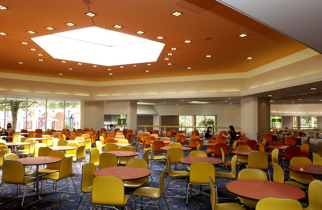 プラザ・レストラン店内