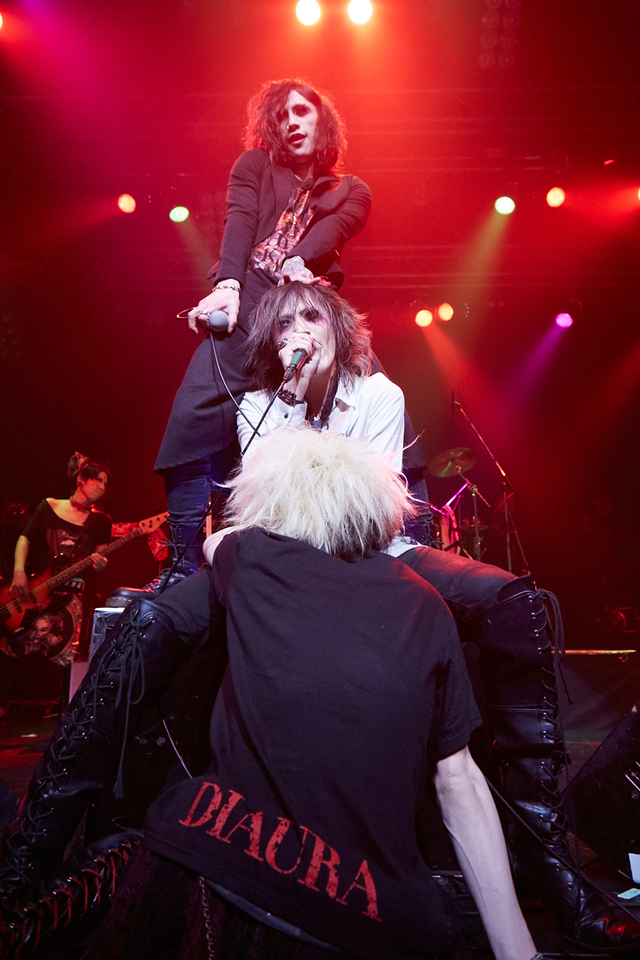 綴(MEJIBEAY)・猟牙(BORN)・yo-ka(DIAURA)