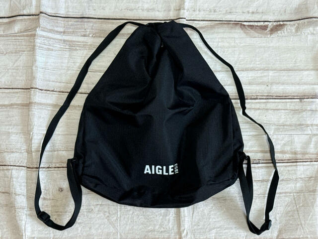 トレンドのナップサック！シンプルなデザインで合わせるものを選ばないのがうれしい♪