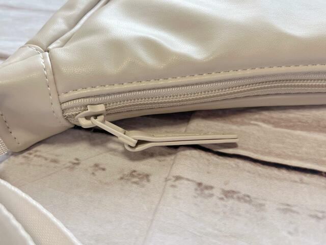 ファスナートップはバッグと同生地♪