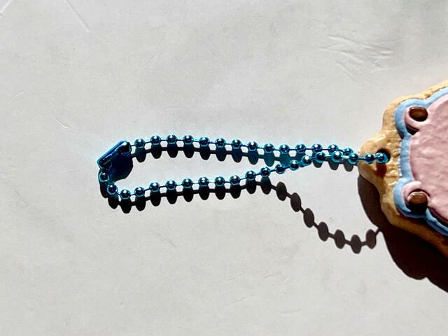 8．キメラのボールチェーンはブルー！