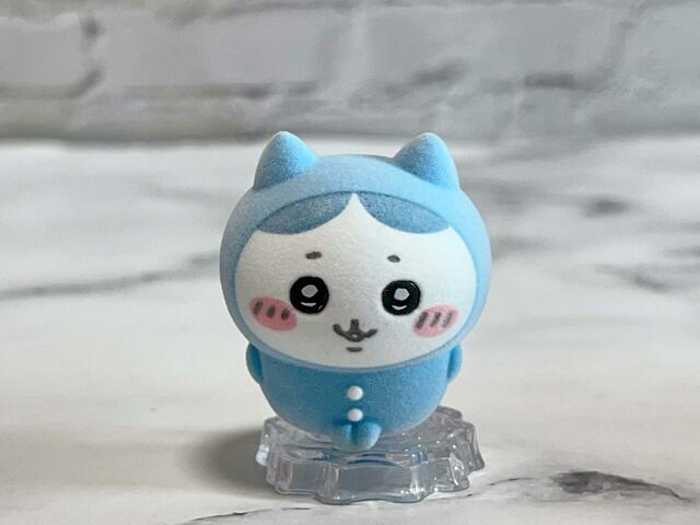 パジャマのハチワレも♡ブルーのパジャマが似合っていますね！【ちいかわ　なんか小さくてかわいいどーる】