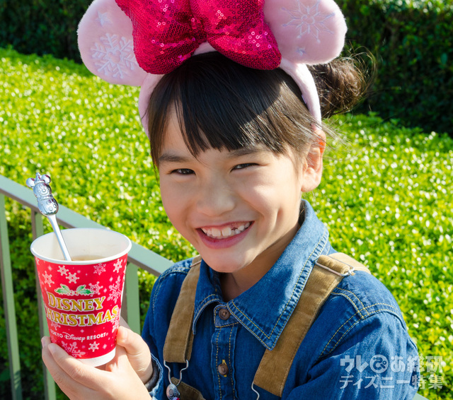 アップル＆シナモンのホットドリンク、スーベニアスプーン付き ¥800