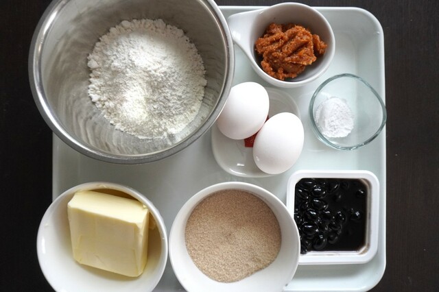 【〈塩分ハーフ〉ぐっち夫婦レシピ：味噌と黒豆のパウンドケーキ】材料
