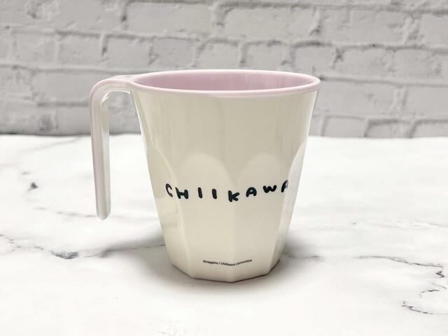 バックにはロゴ入りです