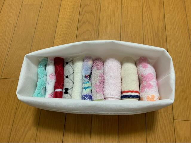 【セリア 整理収納仕切りケース ハンカチ】タオルハンカチやハンドタオルにちょうど良い♪