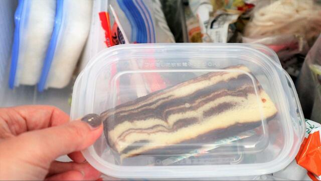 【無印良品 蓋をしたままレンジで使えるフードコンテナ】不揃いマーブルケーキを冷凍！