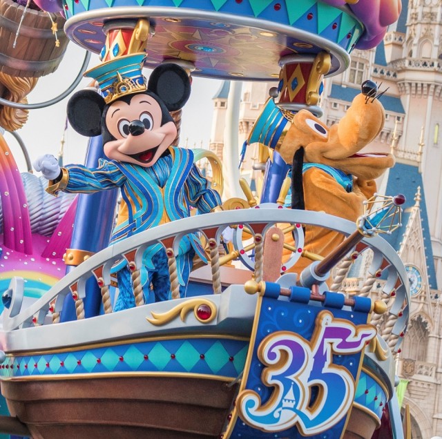 TDL】「ハピネス・イズ・ヒア」涙の最終日! 35周年新パレード