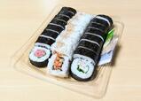 【コストコ バラエティロール寿司 24個 1680円】食べやすいサイズにカットされているのが◎