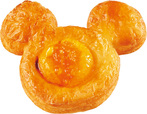 東京ディズニーランド　【スウィートハート･カフェ】オレンジデニッシュ 330円　ミッキーマウスの顔をした、オレンジ味のパイ。爽やかなフィリングを味わって。©Disney