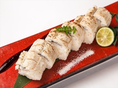 湯引き 白焼きに 鱧寿司 も 旬を迎える 鱧 はも を味わえる新宿の和食居酒屋 写真 3 13 うまいめし