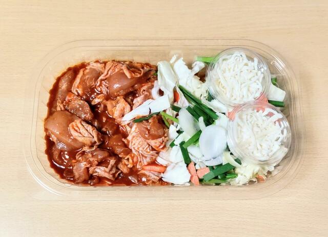 【コストコ タッカルビ 1088g 1828円】チーズは2パック入り。2回に分けて食べられる