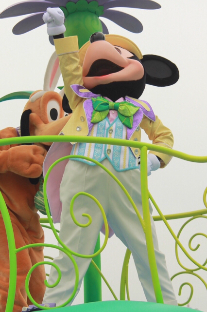 東京ディズニーランド「ディズニー・イースター2015」／「ヒッピティ・ホッピティ・スプリングタイム」ミッキーマウス ©Disney