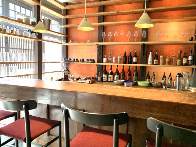 夜はバーになるカウンター