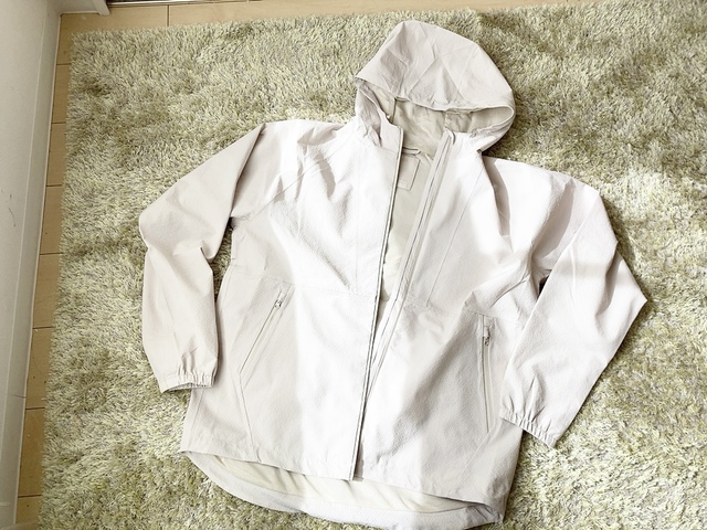 【ワークマン シアサッカーレインジャケット】春先から初冬まで大活躍する、男女兼用アウターです