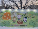 【ちいぽけ雪まつり】ブースの外装は、さっぽろ雪まつりで『ちいぽけ』雪像を楽しむちいかわたちが描かれています